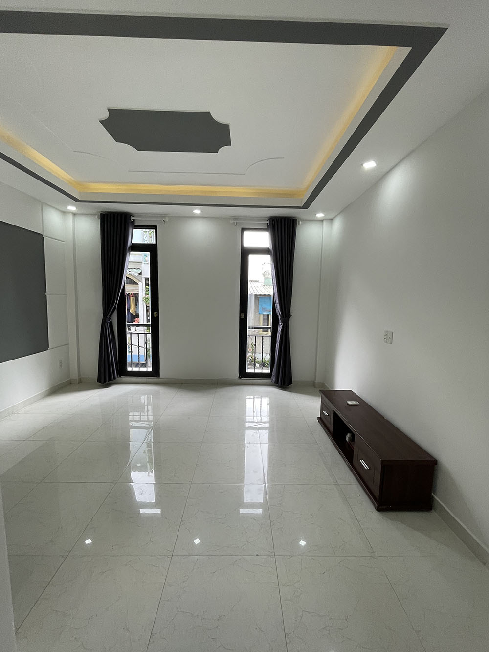 Bán nhà Hoàng Hoa Thám, Quận Bình Thạnh tuyệt phẩm 3 lầu (4,5m x 12m) đẹp lung linh hẻm ôtô khu VIP